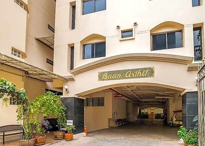 Hotell Baan Arthit Bangkok