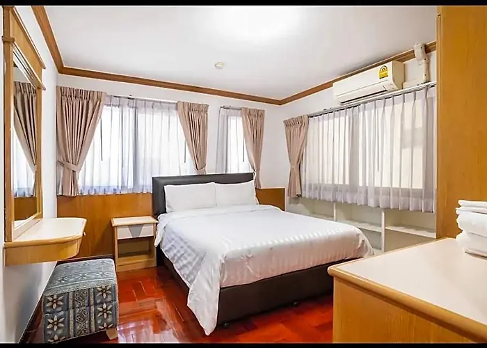 Hotel Baan Arthit 5*
